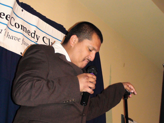 Ahwatukee Comedy Club show raises hundreds for troops